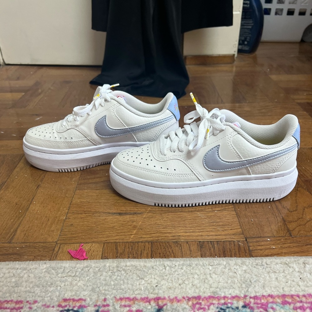 BRAND NEW nike air force sneakers